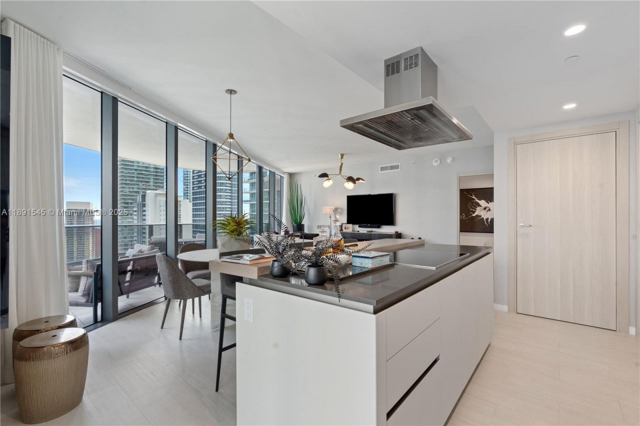 1000 Brickell Plz, Unit 3401, Miami, FL 33131 Photo