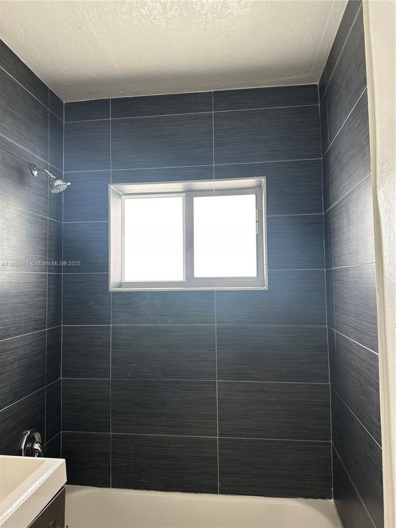 7003 NW 6th Ave, Unit 7003, Miami, FL 33150 Photo