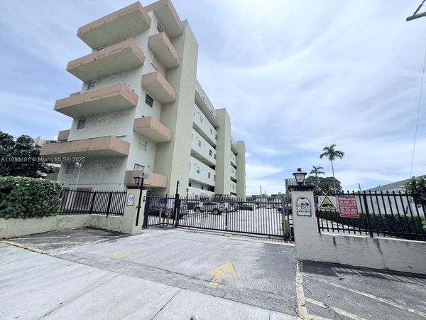 300 NW 42nd Ave, Unit 109, Miami, FL 33126