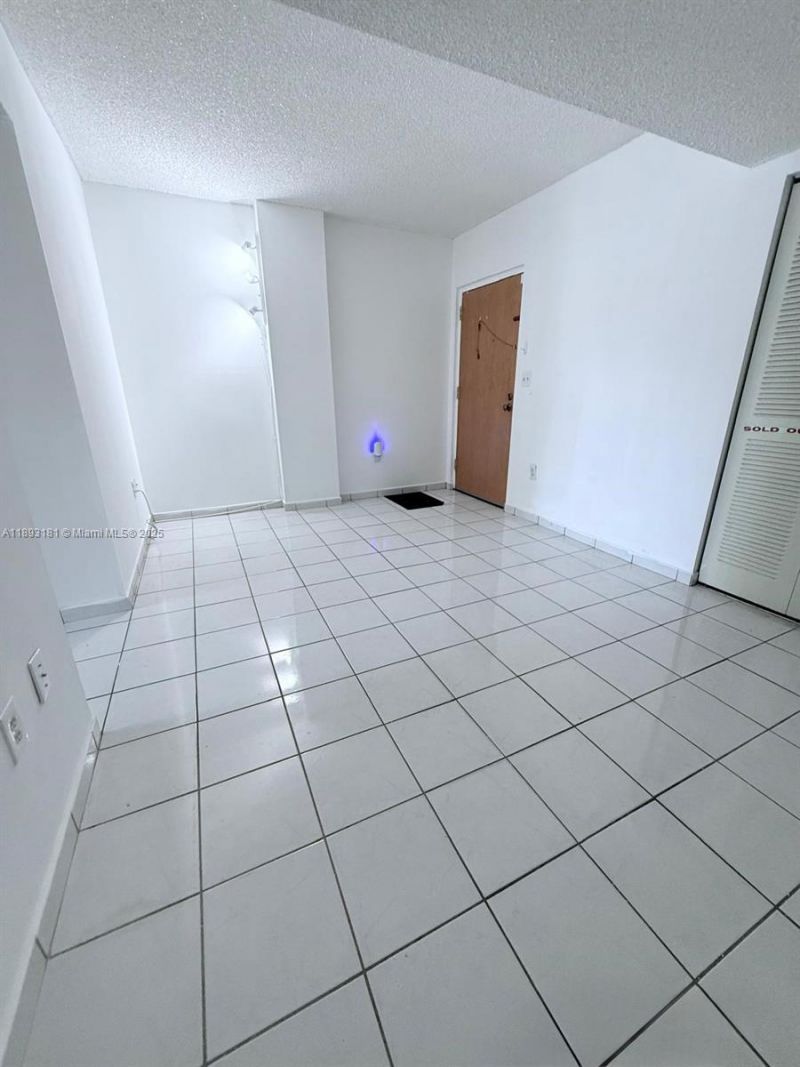 300 NW 42nd Ave, Unit 109, Miami, FL 33126 Photo