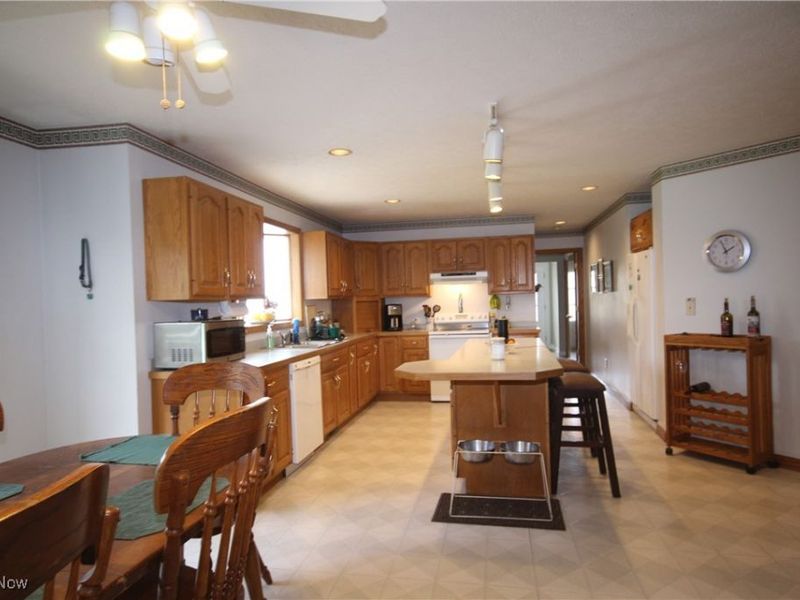 2660 S Medina Line Road, Wadsworth, OH 44281 Photo 8