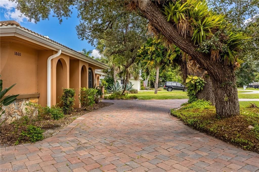 1860 Marina Cir, North Fort Myers, FL 33903 Photo