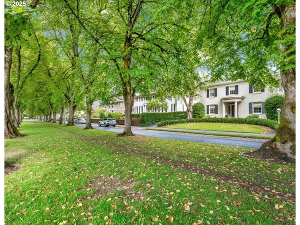 6428 SE REED COLLEGE PL, Portland, OR 97202