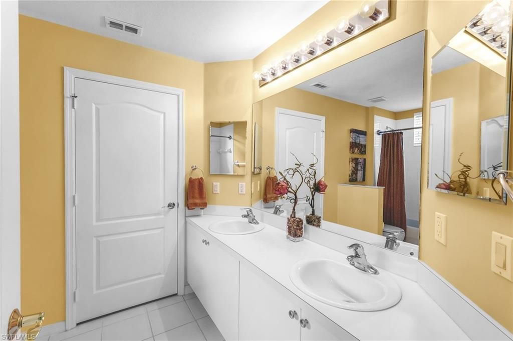 2724 Blue Cypress Lake Ct, Cape Coral, FL 33909 Photo