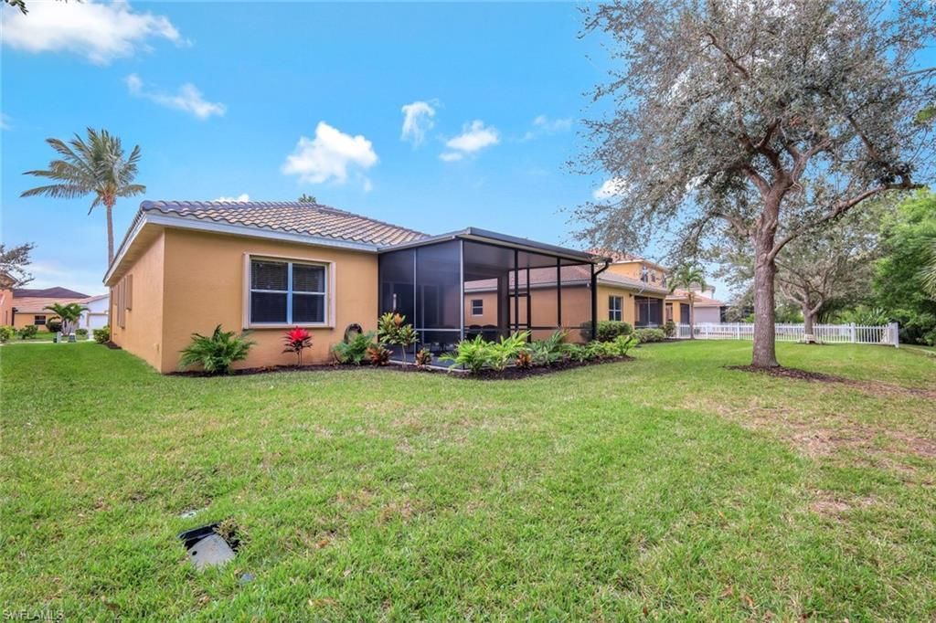 2724 Blue Cypress Lake Ct, Cape Coral, FL 33909 Photo