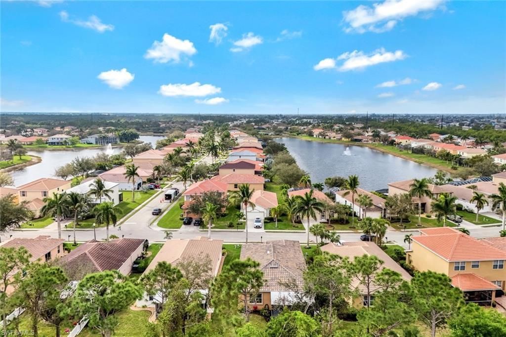 2724 Blue Cypress Lake Ct, Cape Coral, FL 33909 Photo