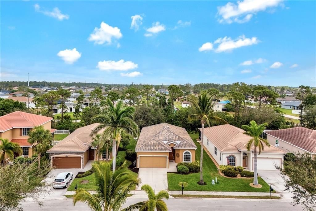 2724 Blue Cypress Lake Ct, Cape Coral, FL 33909 Photo