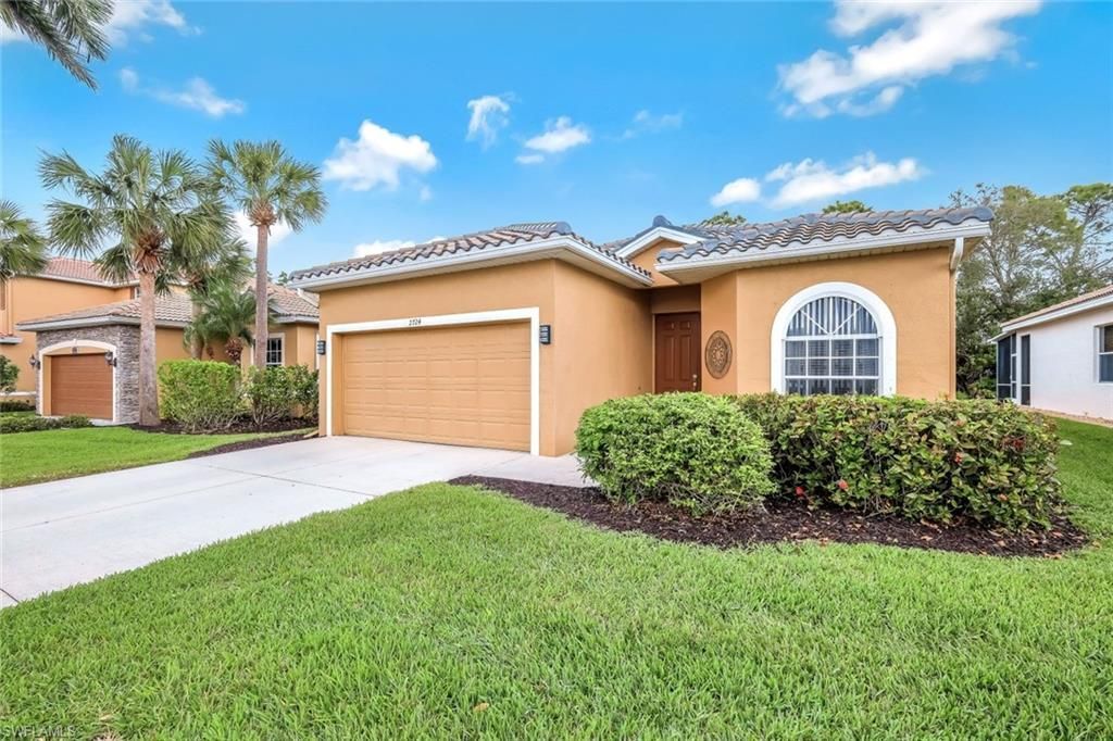2724 Blue Cypress Lake Ct, Cape Coral, FL 33909 Photo