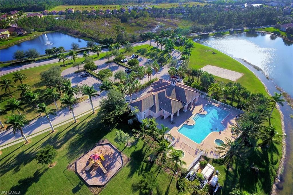 2724 Blue Cypress Lake Ct, Cape Coral, FL 33909 Photo