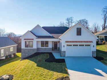 2524 BELVUE RD, Waynesboro, VA 22980
