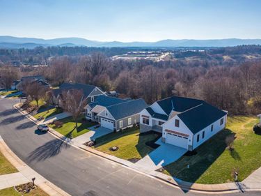 2524 BELVUE RD, Waynesboro, VA 22980