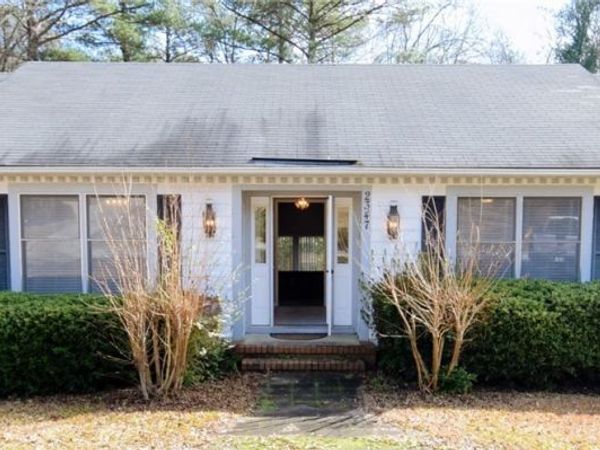 2347 Rolling Hill Road, Fayetteville, NC 28304