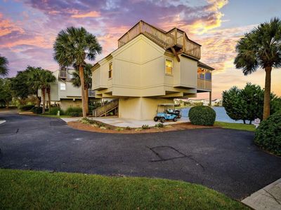 27 Riptide Ln., Pawleys Island, SC 29585