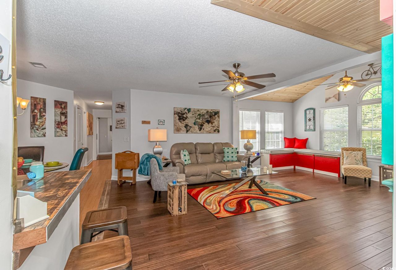 4394 Daphne Ln. Photo 8