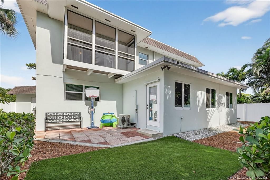 80 SE Saint Lucie Boulevard, Stuart, FL 34996 Photo