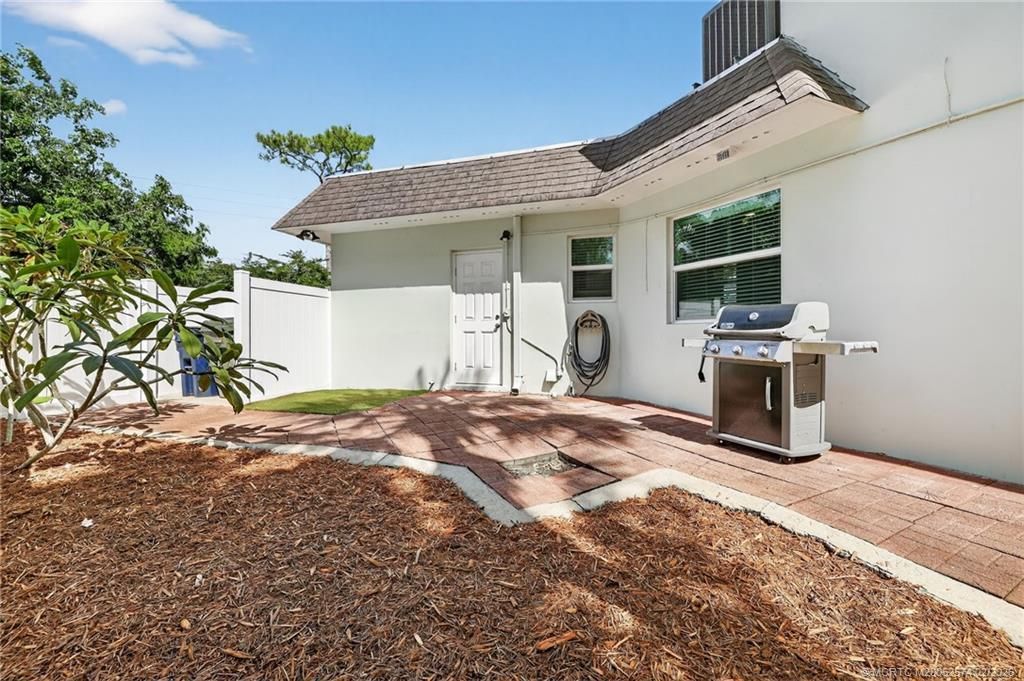 80 SE Saint Lucie Boulevard, Stuart, FL 34996 Photo