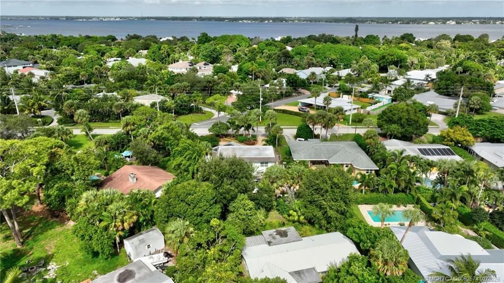 80 SE Saint Lucie Boulevard, Stuart, FL 34996 Photo