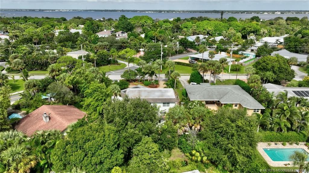 80 SE Saint Lucie Boulevard, Stuart, FL 34996 Photo