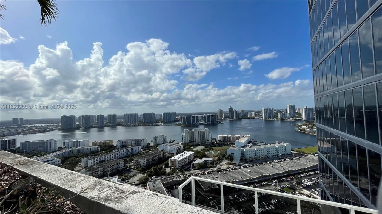 18001 Collins Ave, Unit 2814, Sunny Isles Beach, FL 33160 Photo