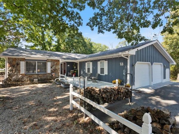 13 Country Club Drive, Holiday Island, AR 72631