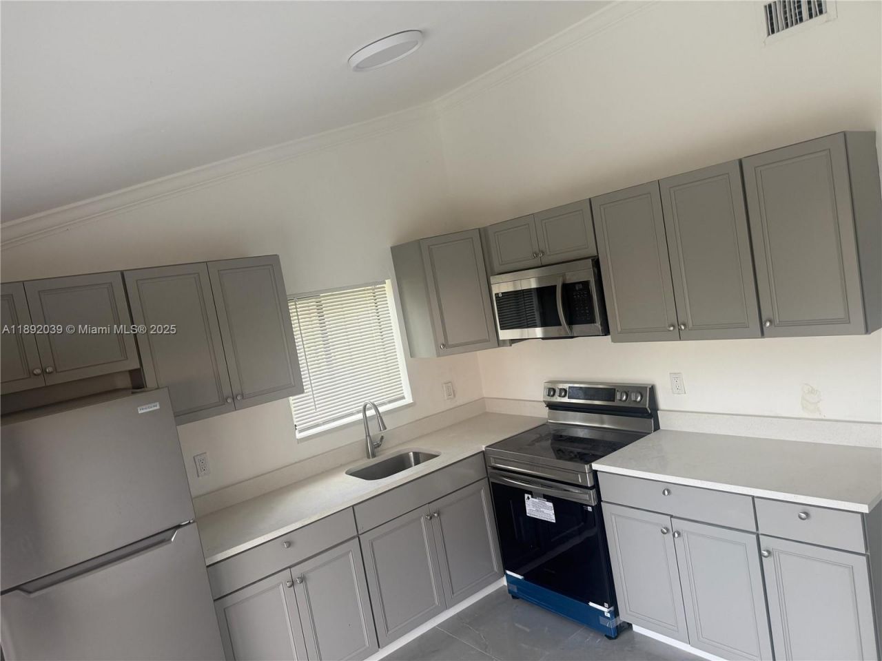 21133 NE 4th Ct, Miami, FL 33179 Photo