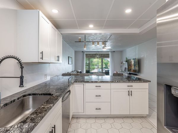 7100 NW 17th Street, Unit 220, Plantation, FL 33313