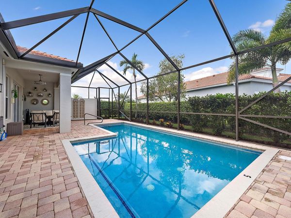 101 Casa Grande Court, Palm Beach Gardens, FL 33418