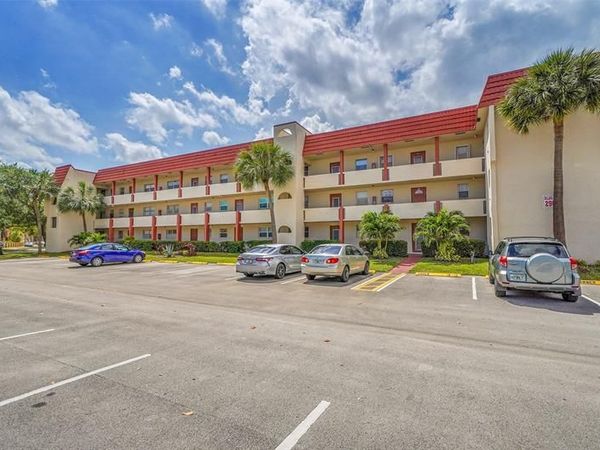 2901 Sunrise Lakes Dr, Unit 101, Fort Lauderdale, FL 33322