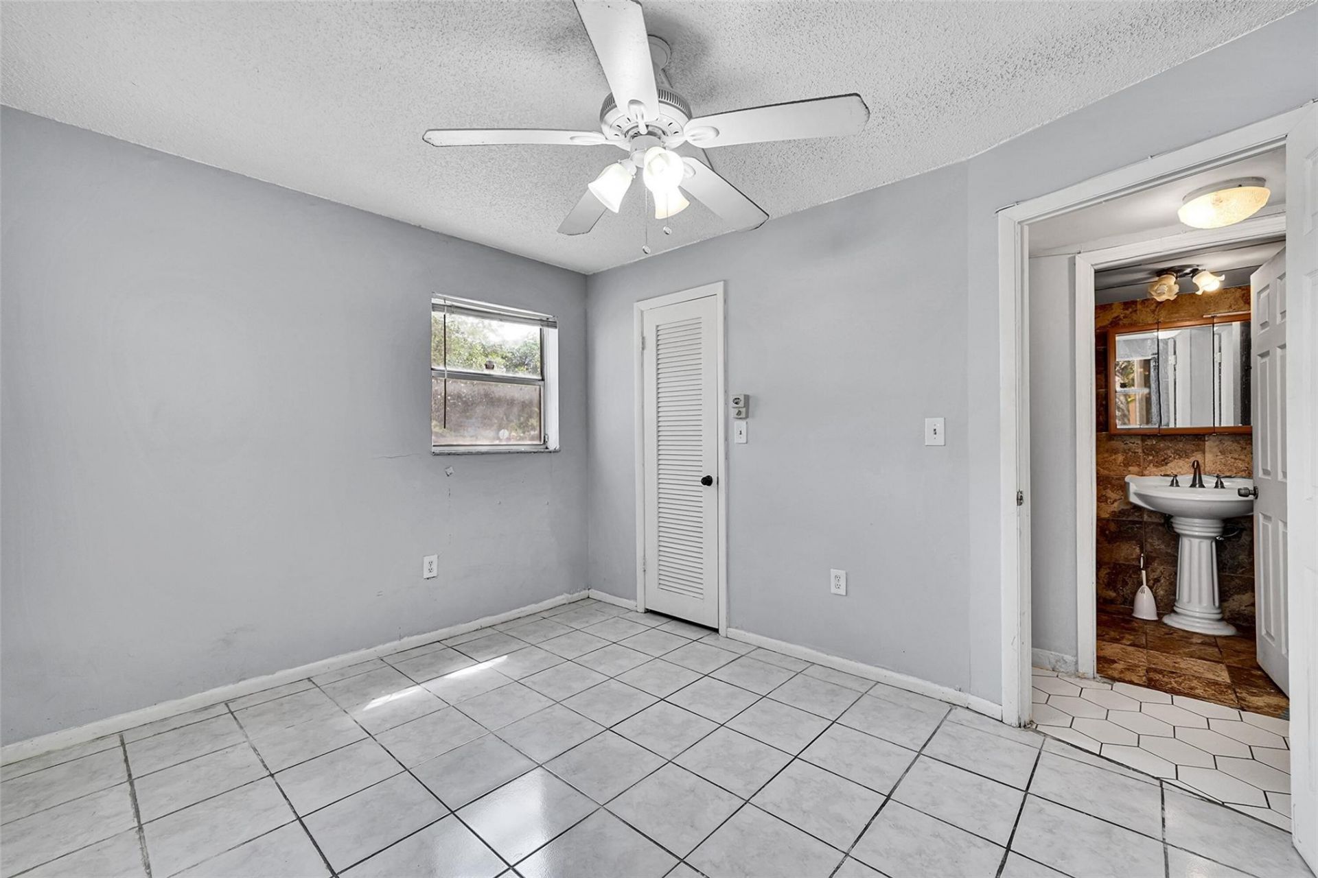 2901 Sunrise Lakes Drive, Unit 101, Fort Lauderdale, FL 33322 Photo