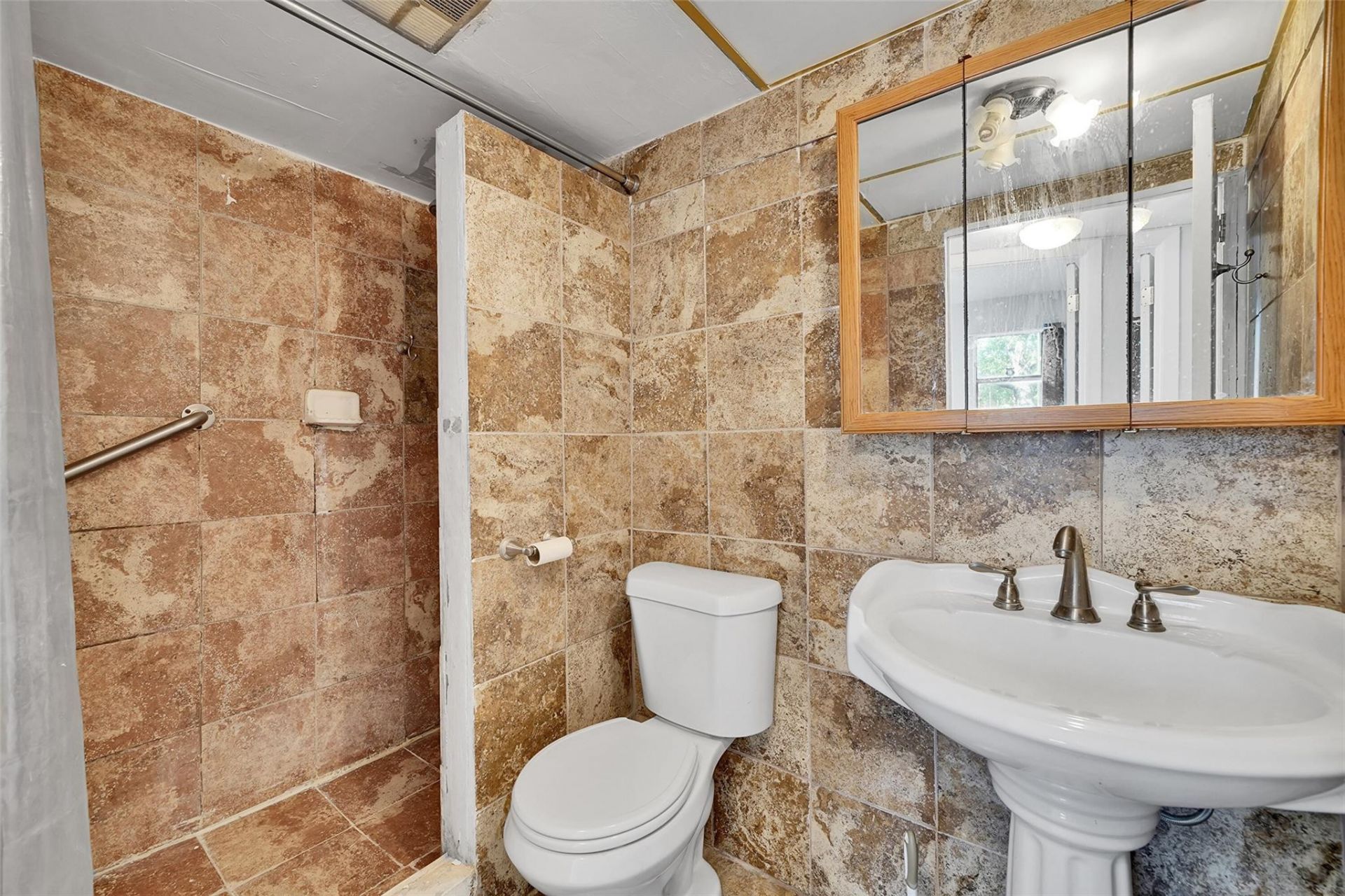 2901 Sunrise Lakes Drive, Unit 101, Fort Lauderdale, FL 33322 Photo