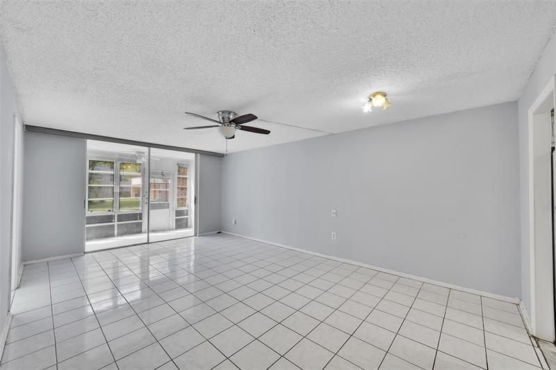 2901 Sunrise Lakes Drive, Unit 101, Fort Lauderdale, FL 33322 Photo