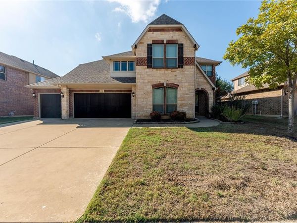 952 Tara Drive, Burleson, TX 76028