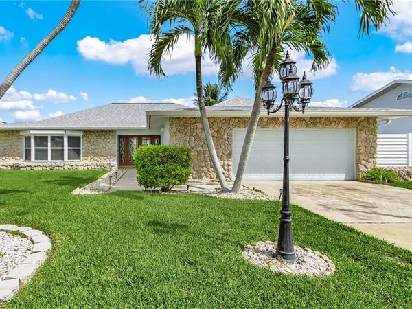 1935 SE 36th TER, CAPE CORAL, Fl 33904
