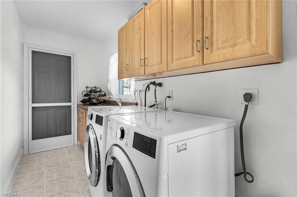 1935 SE 36th Ter, Cape Coral, Fl 33904 Photo