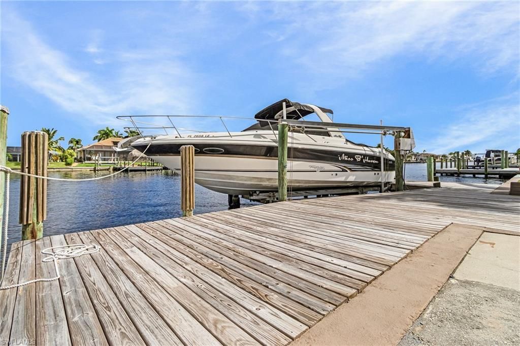 1935 SE 36th Ter, Cape Coral, Fl 33904 Photo