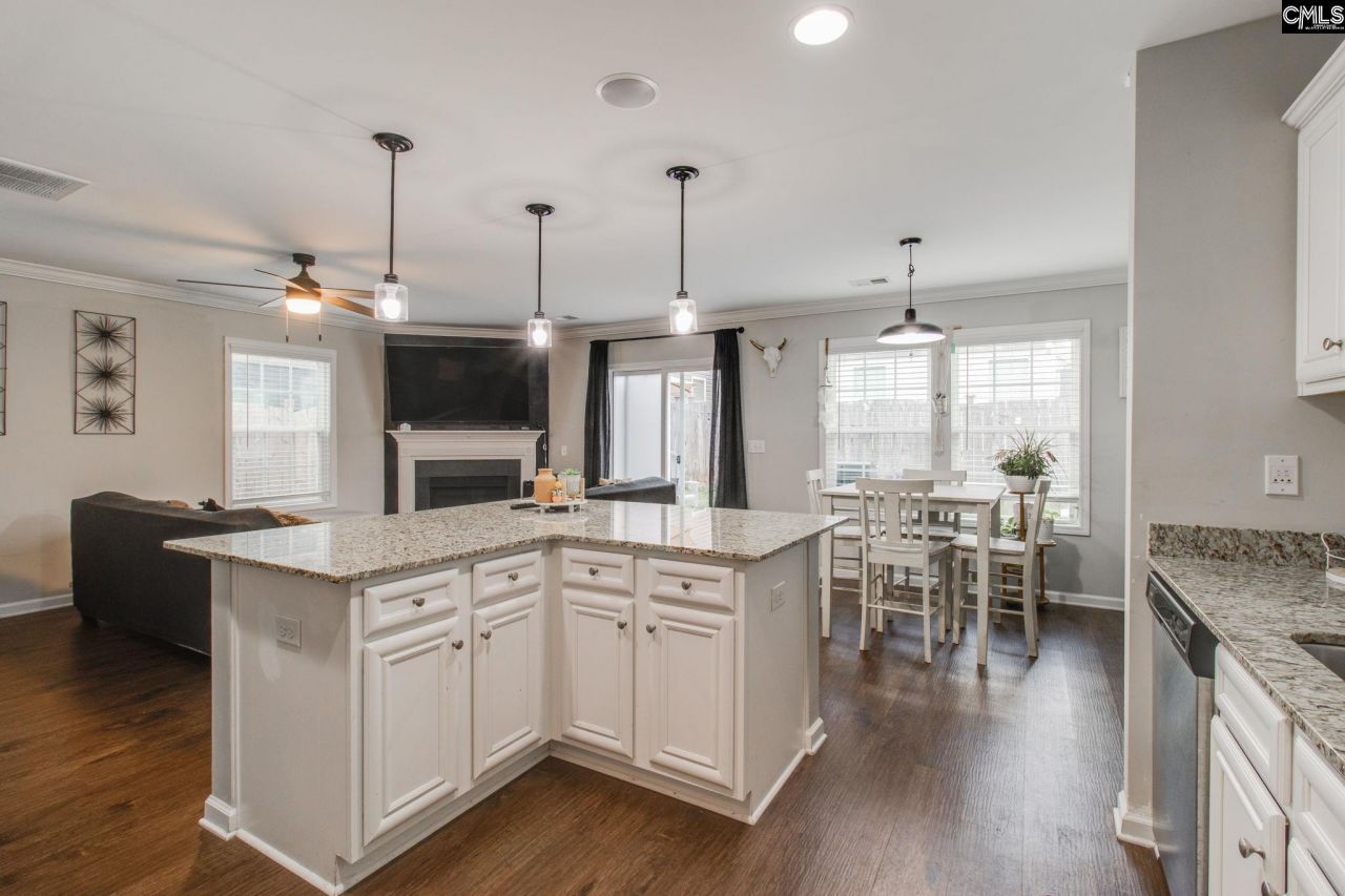 760 Dawsons Park Way Photo 7