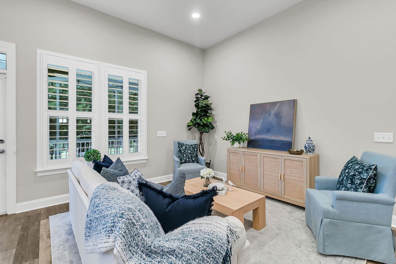 455 Coopers Hawk Drive Photo 17