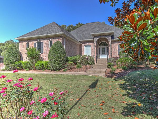 8044 Charlotte Pike, Nashville, TN 37221