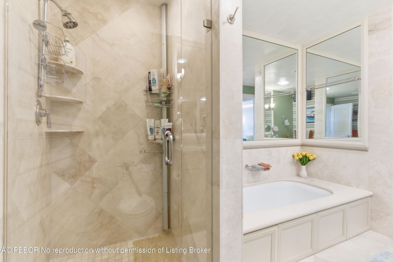 100 Royal Palm Way, Unit F4, Palm Beach, FL 33480 Photo