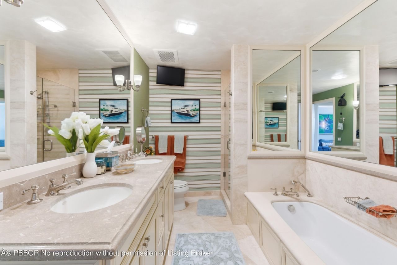 100 Royal Palm Way, Unit F4, Palm Beach, FL 33480 Photo