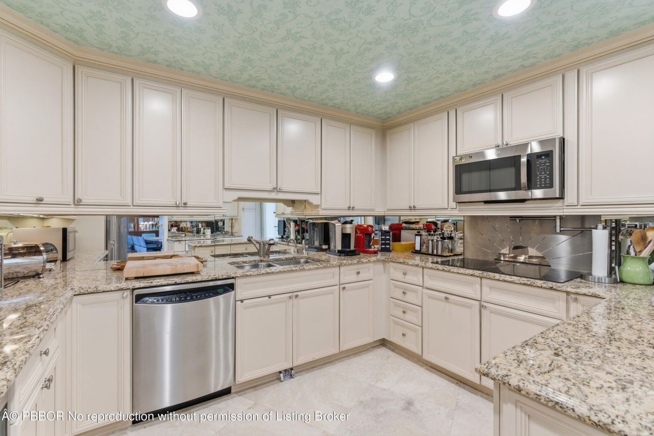 100 Royal Palm Way, Unit F4, Palm Beach, FL 33480 Photo