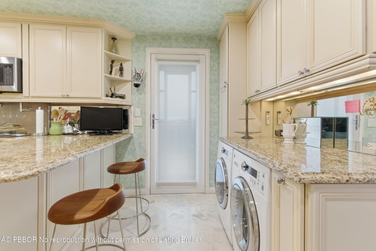 100 Royal Palm Way, Unit F4, Palm Beach, FL 33480 Photo