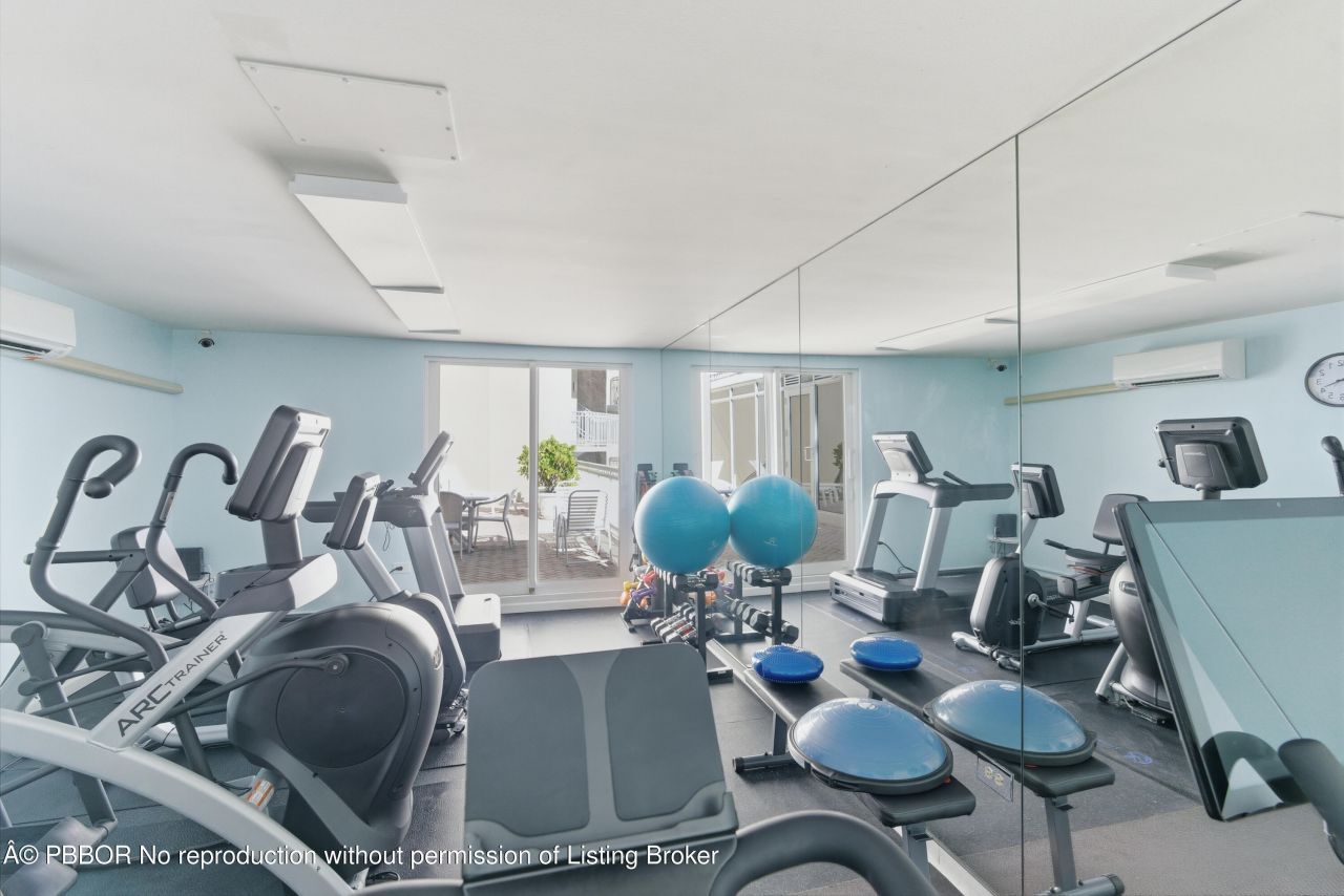 100 Royal Palm Way, Unit F4, Palm Beach, FL 33480 Photo