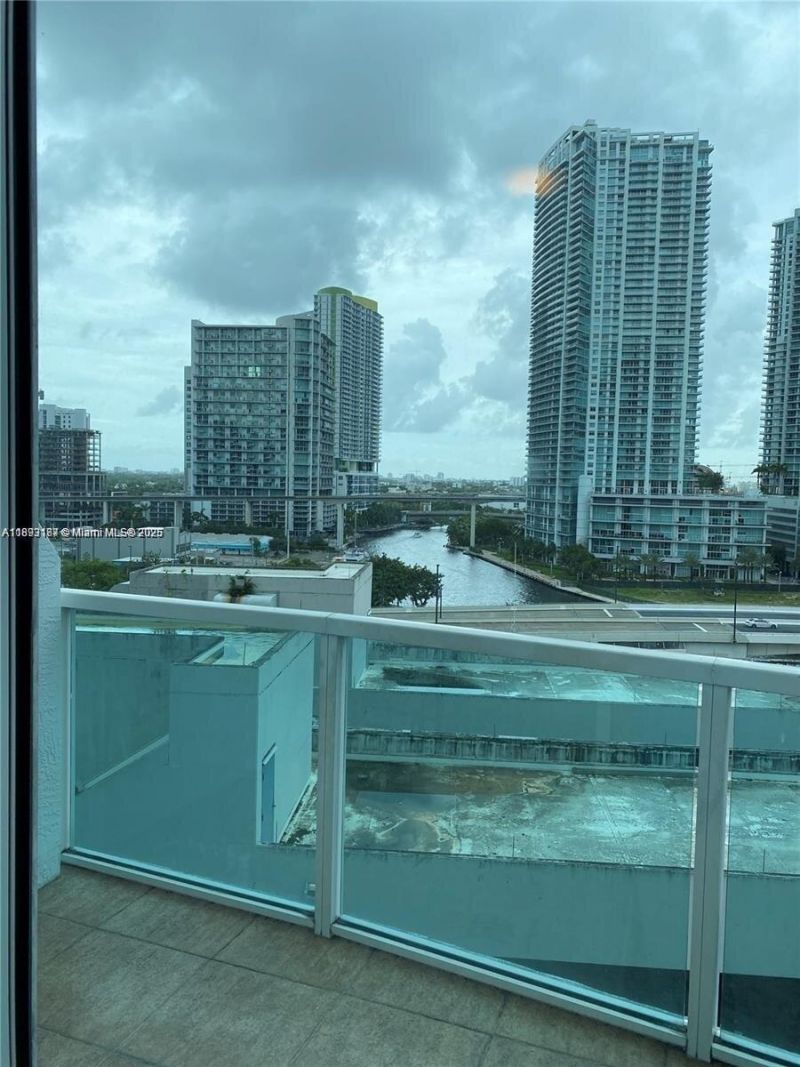 41 SE 5th St, Unit 717, Miami, FL 33131 Photo