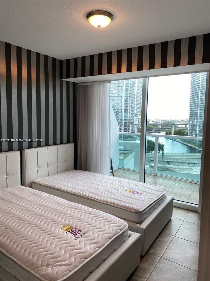 41 SE 5th St, Unit 717, Miami, FL 33131 Photo