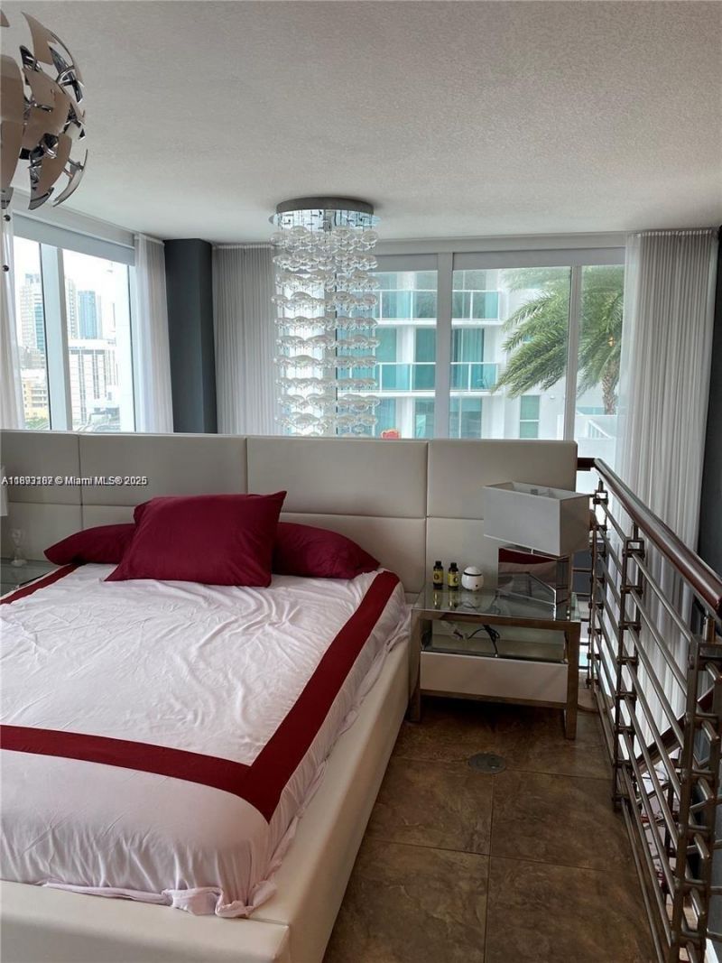 41 SE 5th St, Unit 717, Miami, FL 33131 Photo