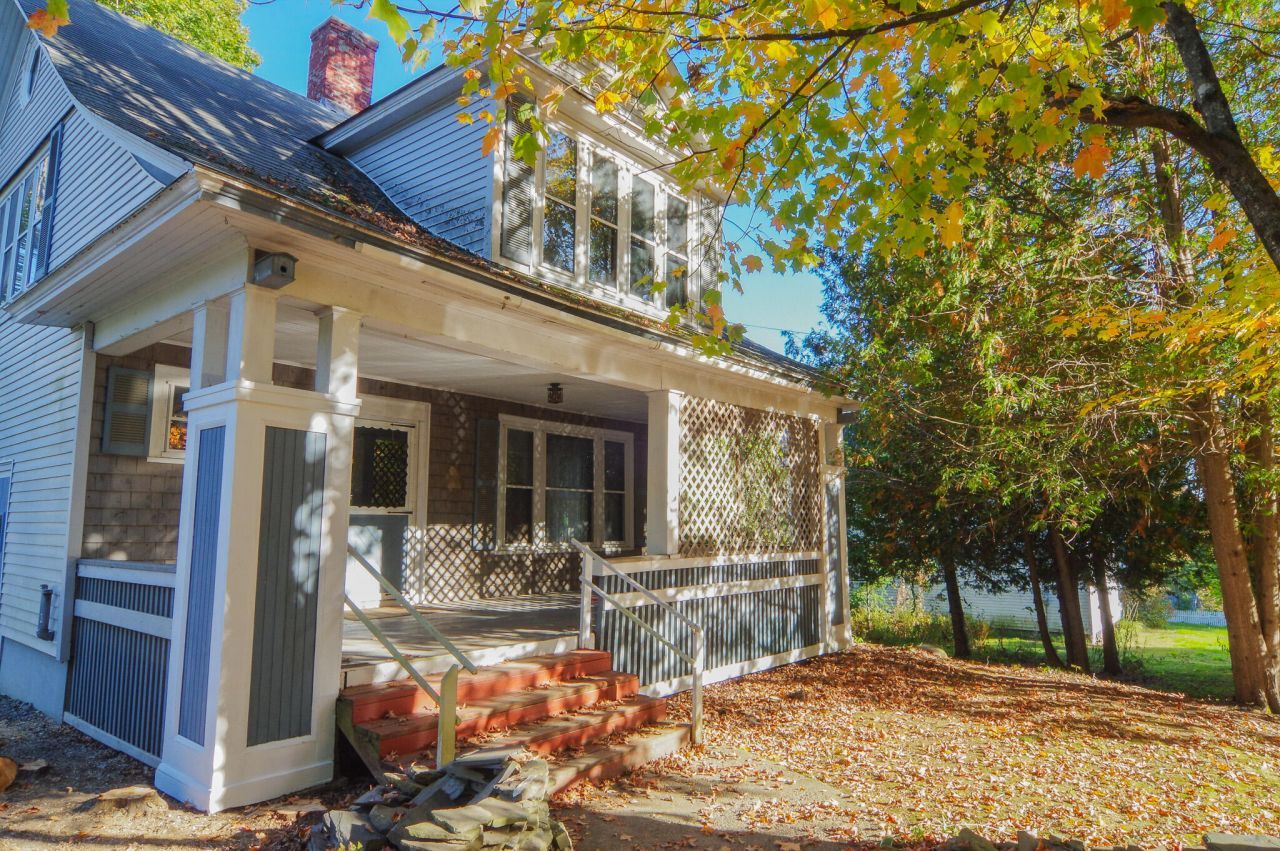 14 School Street, Dexter, ME 04930 Main Photo