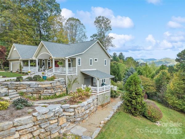 966 Coyote Hollow Road, Waynesville, NC 28785