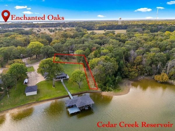 192 1st Oak Drive , Enchanted Oaks, TX 75156
