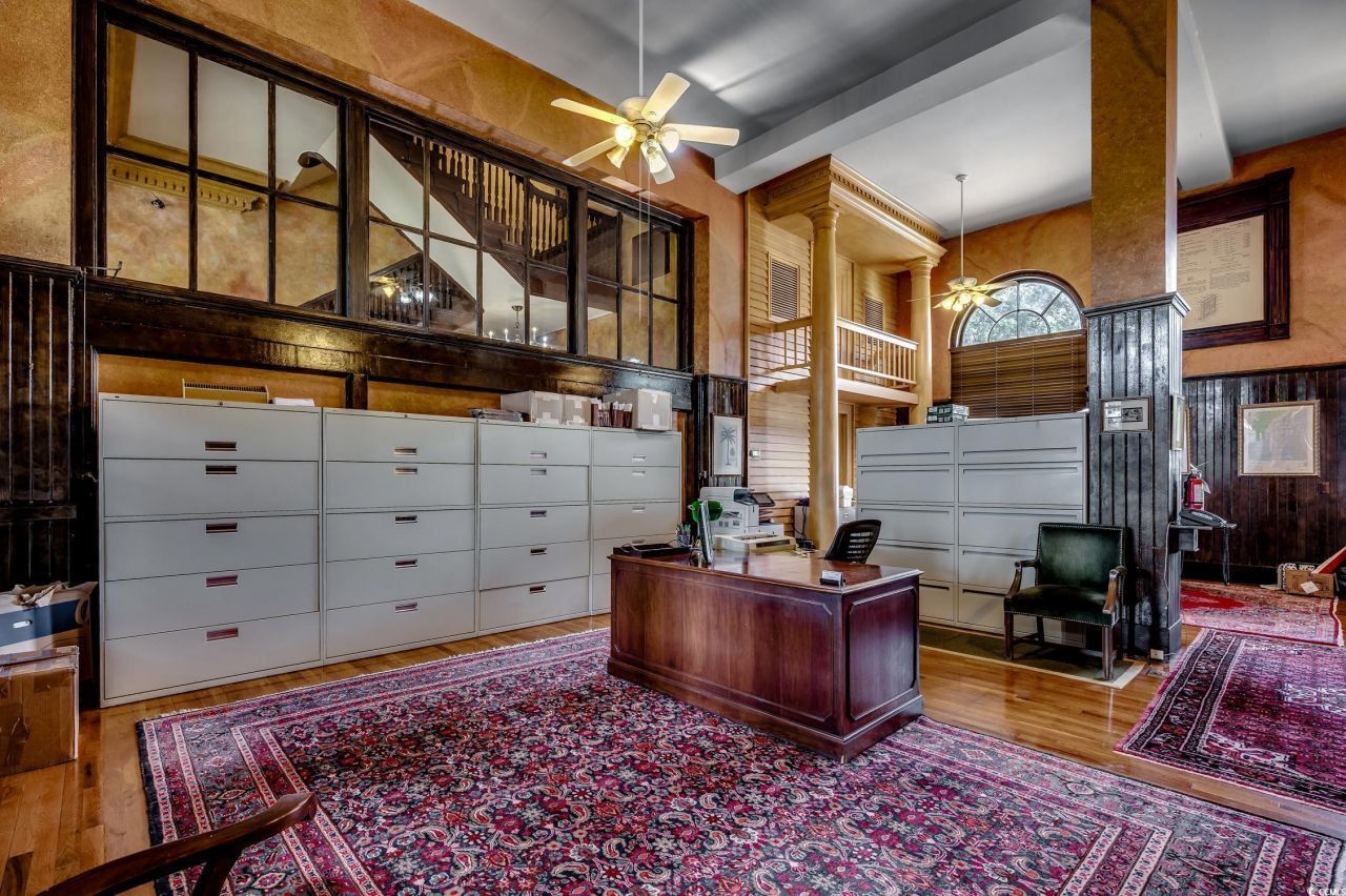 1001 Front St. Photo 10